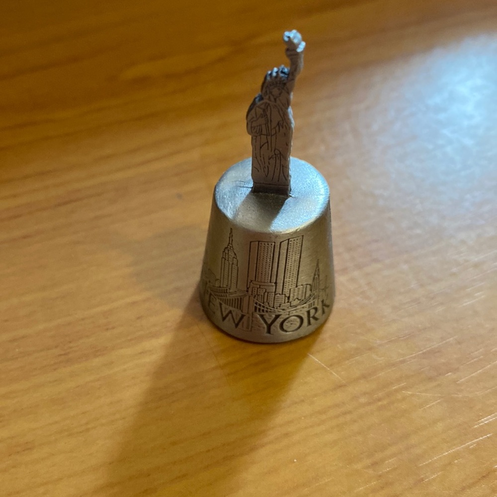 Pewter vintage New York collectible thimble